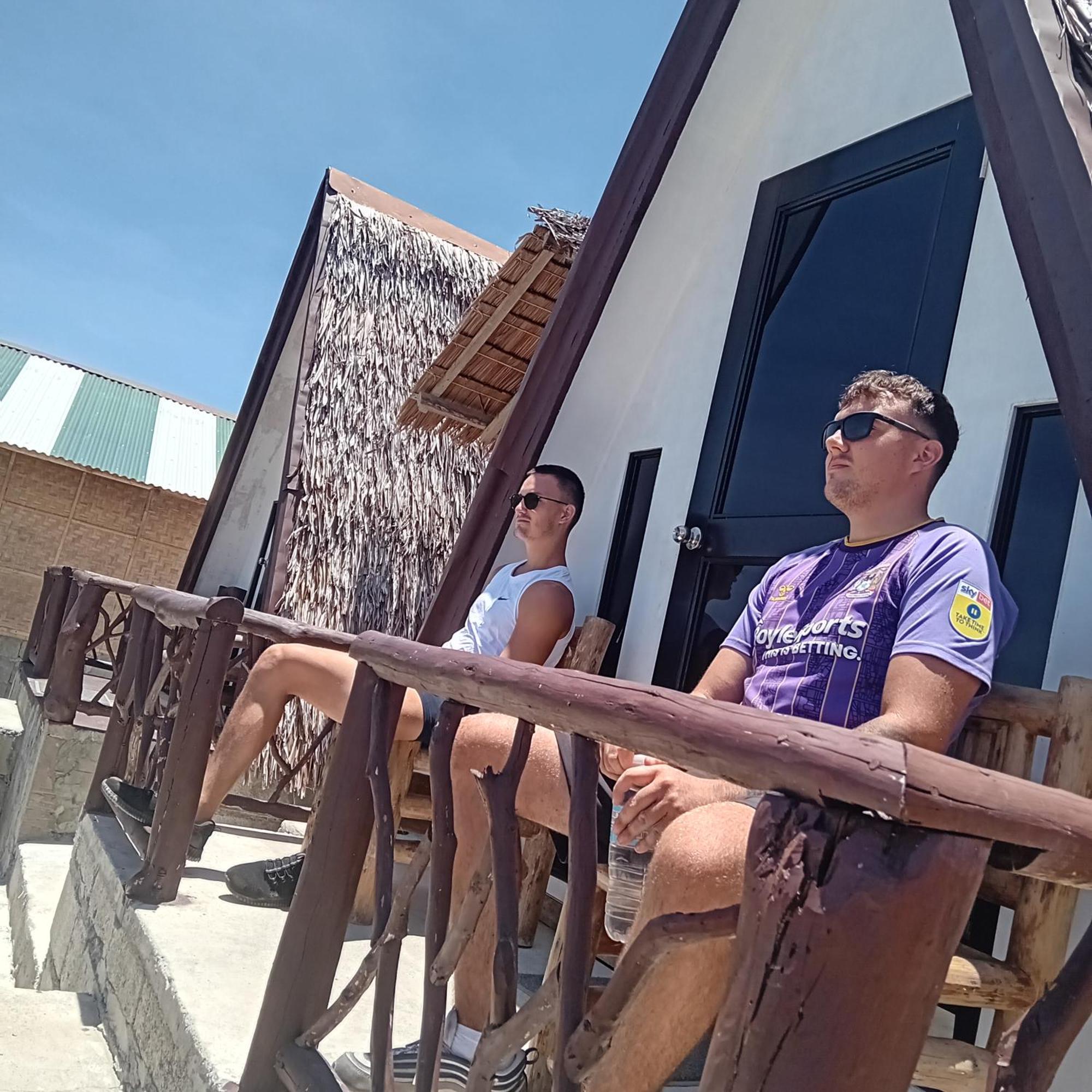 Thornton'S Sea View Cafe & Guesthouse Сікіхор Екстер'єр фото